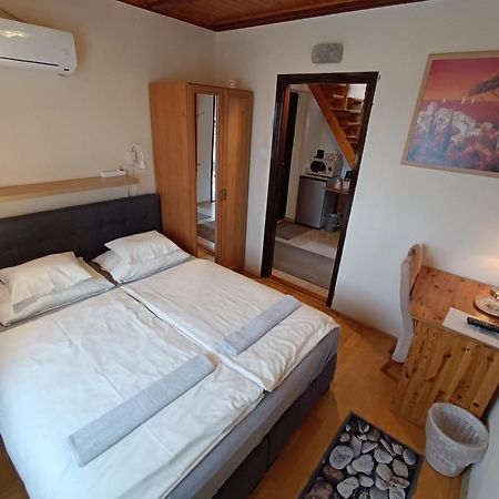 Szilvia Panzio Gyomaendrod Bed & Breakfast Екстериор снимка