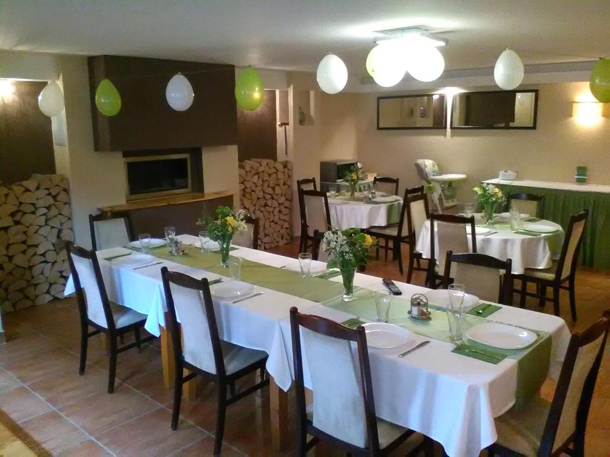 Szilvia Panzio Gyomaendrod Bed & Breakfast Екстериор снимка