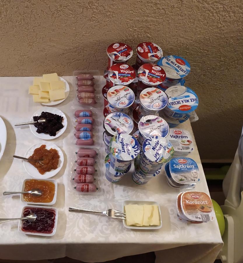 Szilvia Panzio Gyomaendrod Bed & Breakfast Екстериор снимка