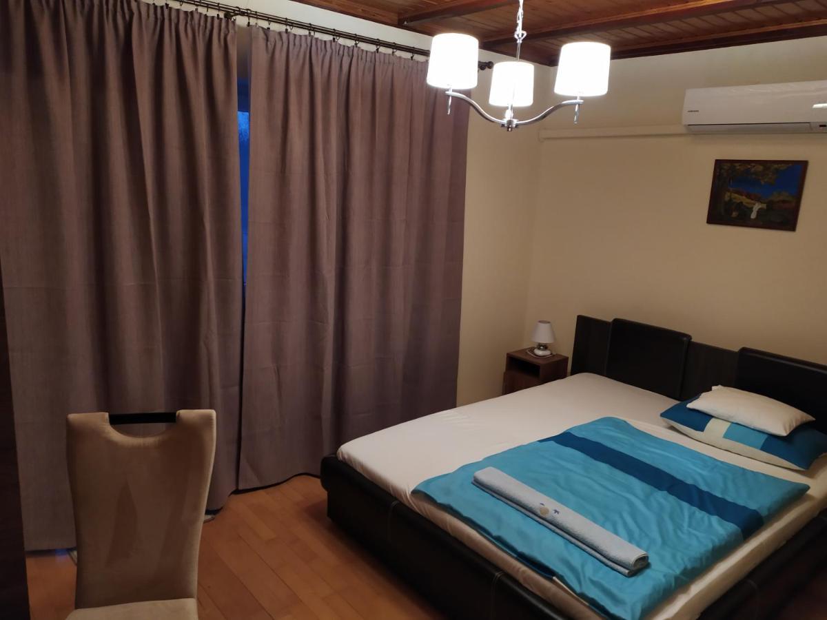 Szilvia Panzio Gyomaendrod Bed & Breakfast Екстериор снимка