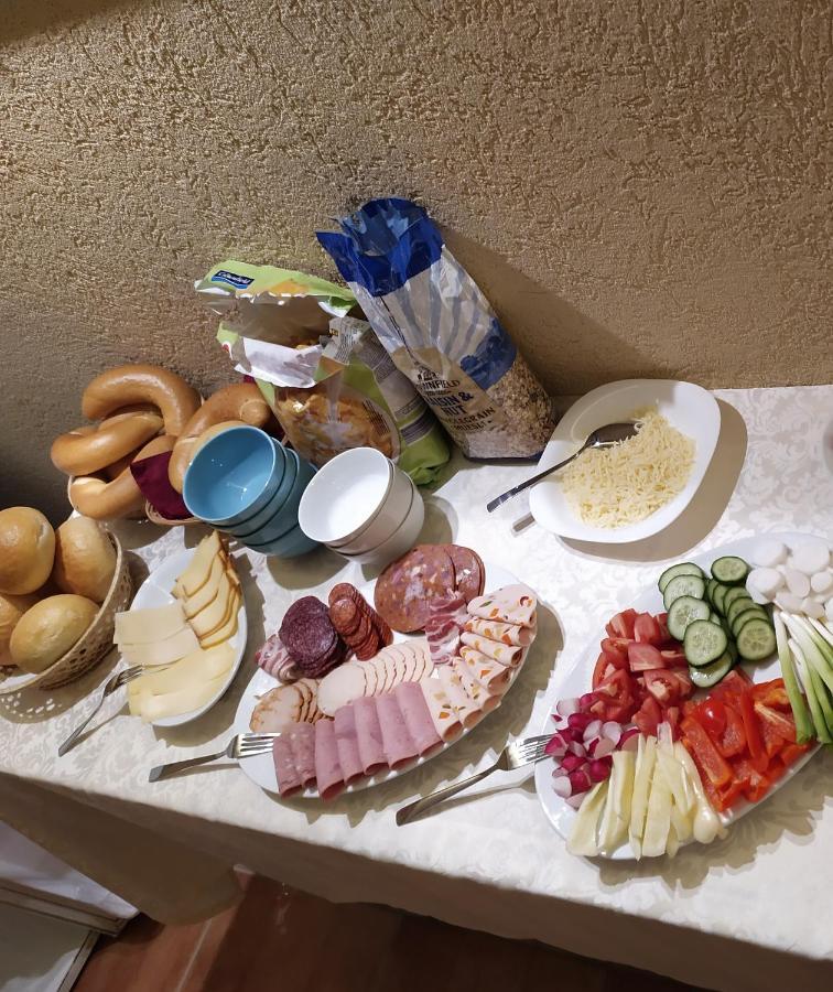 Szilvia Panzio Gyomaendrod Bed & Breakfast Екстериор снимка