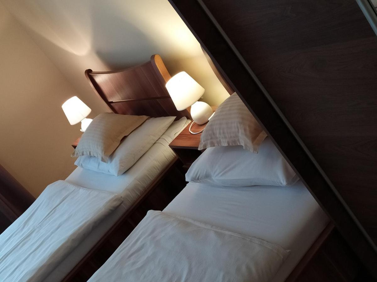Szilvia Panzio Gyomaendrod Bed & Breakfast Екстериор снимка
