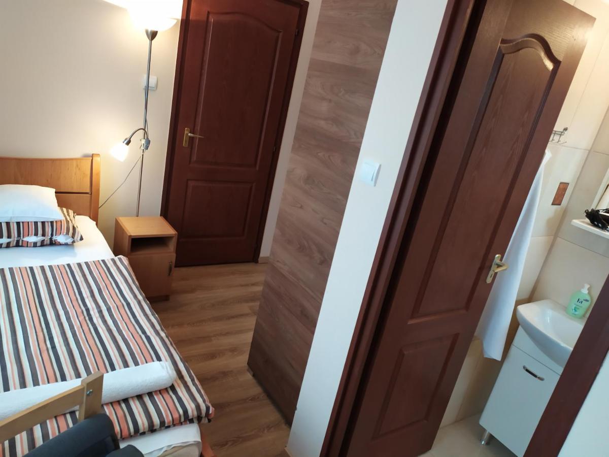 Szilvia Panzio Gyomaendrod Bed & Breakfast Екстериор снимка