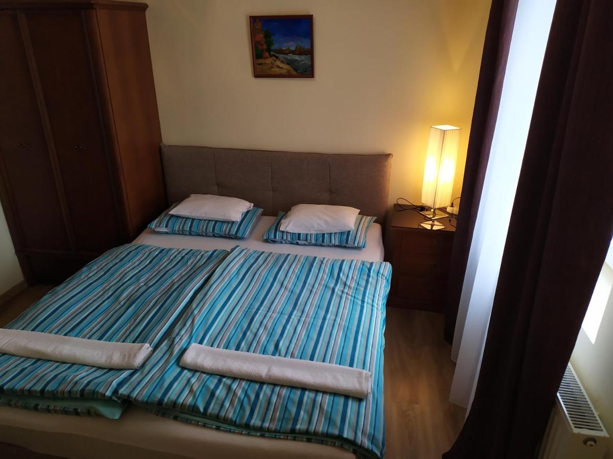 Szilvia Panzio Gyomaendrod Bed & Breakfast Екстериор снимка