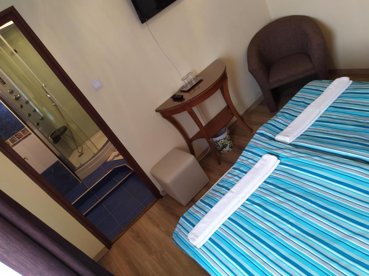 Szilvia Panzio Gyomaendrod Bed & Breakfast Екстериор снимка