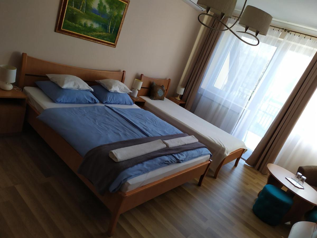 Szilvia Panzio Gyomaendrod Bed & Breakfast Екстериор снимка