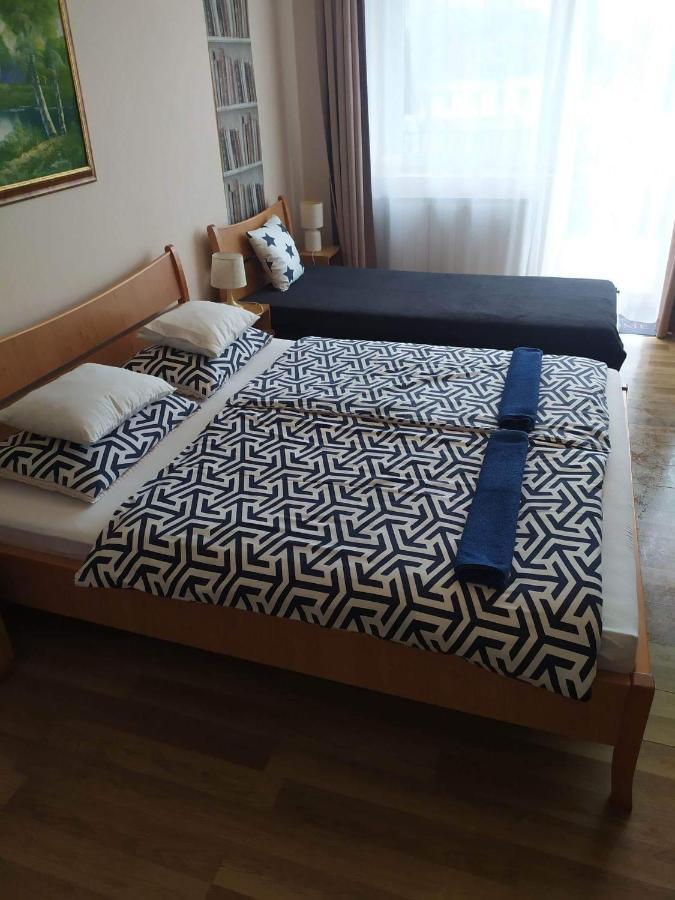 Szilvia Panzio Gyomaendrod Bed & Breakfast Екстериор снимка