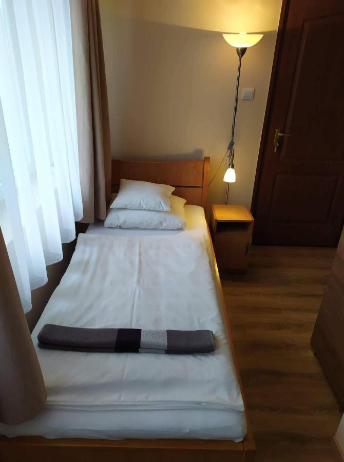 Szilvia Panzio Gyomaendrod Bed & Breakfast Екстериор снимка