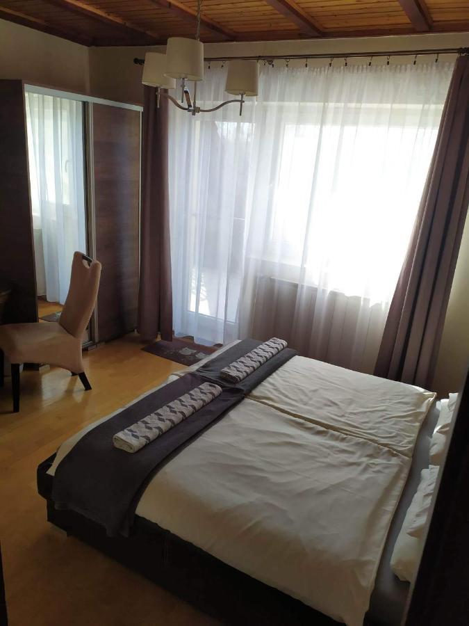 Szilvia Panzio Gyomaendrod Bed & Breakfast Екстериор снимка