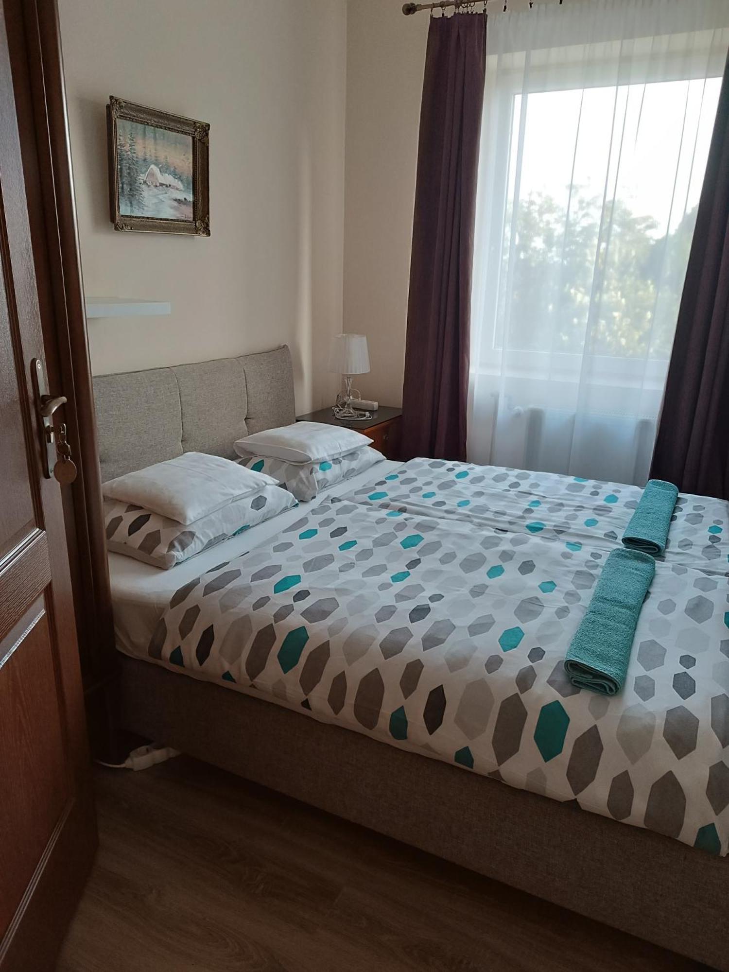 Szilvia Panzio Gyomaendrod Bed & Breakfast Екстериор снимка