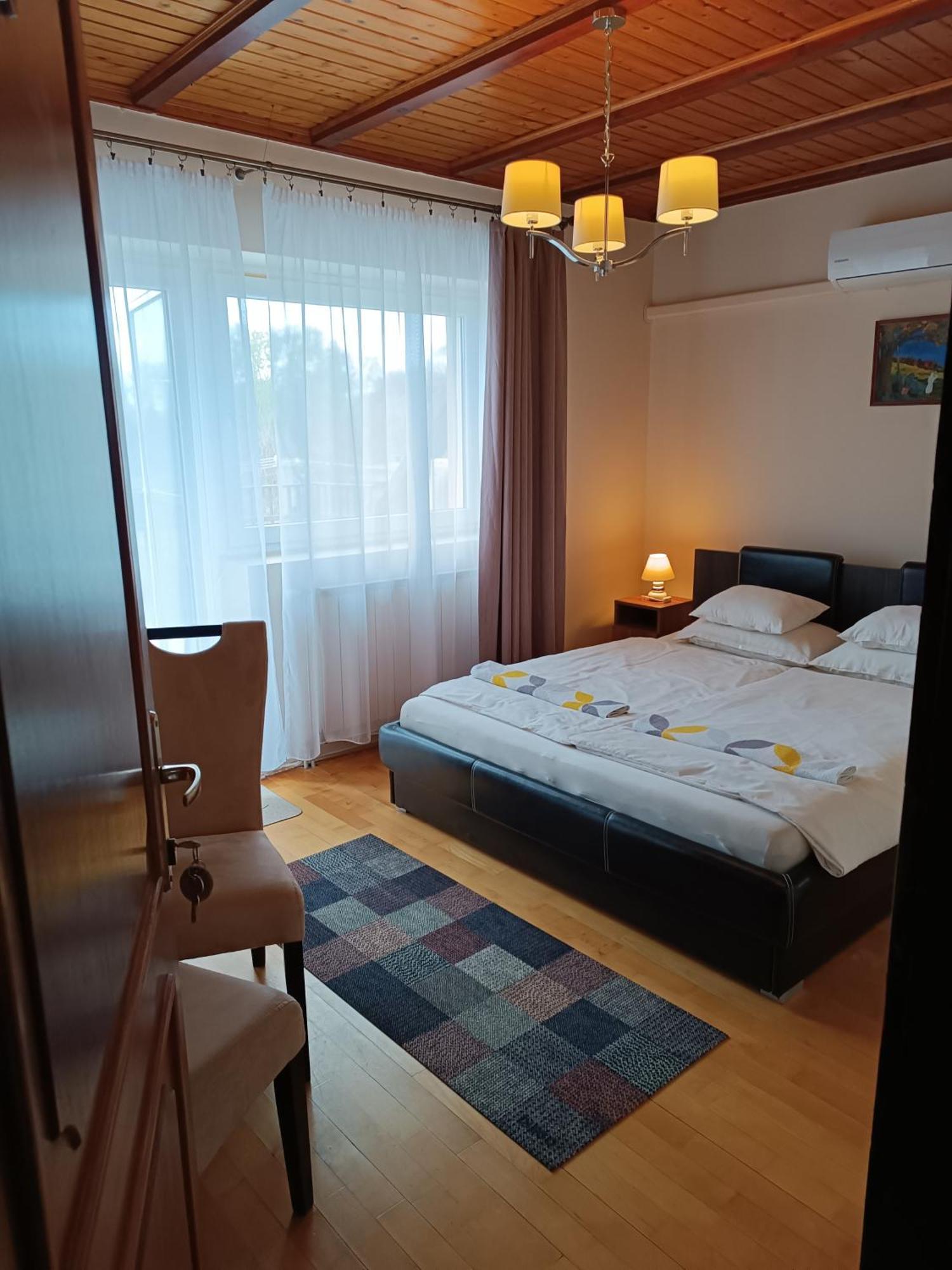 Szilvia Panzio Gyomaendrod Bed & Breakfast Екстериор снимка